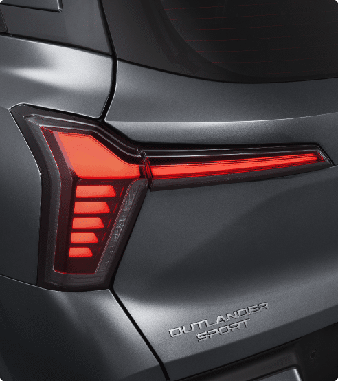 OS-Exterior_04_T-Shaped-Lamps