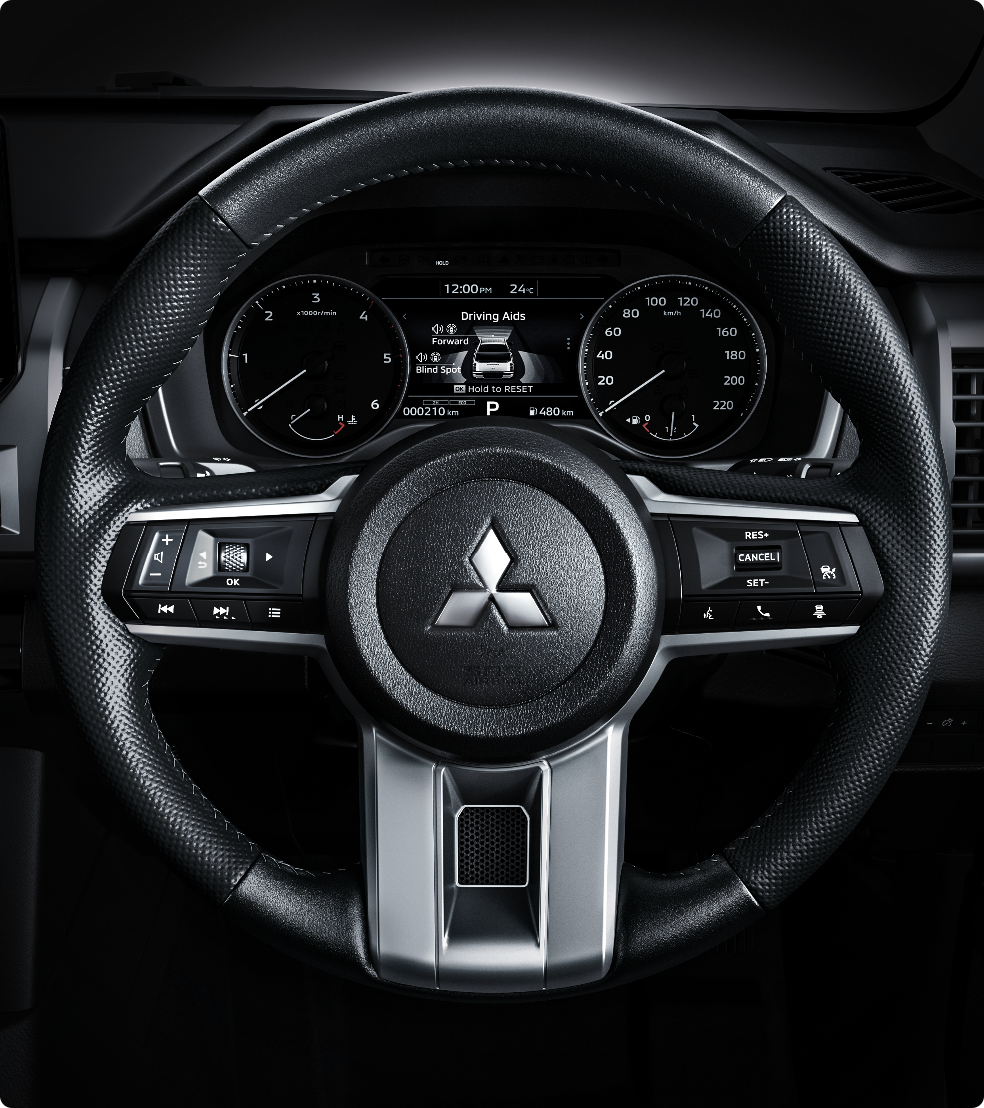 Triton-Interior_01_Steering2x