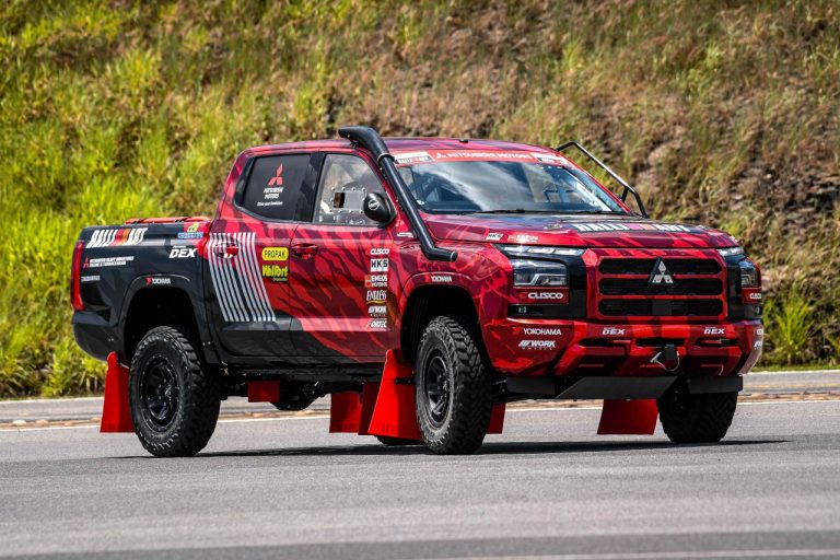 team-mitsubishi-ralliart01-fXvynA